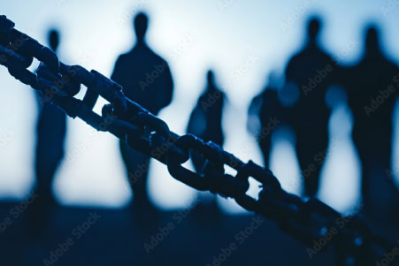 労働力を提供させている